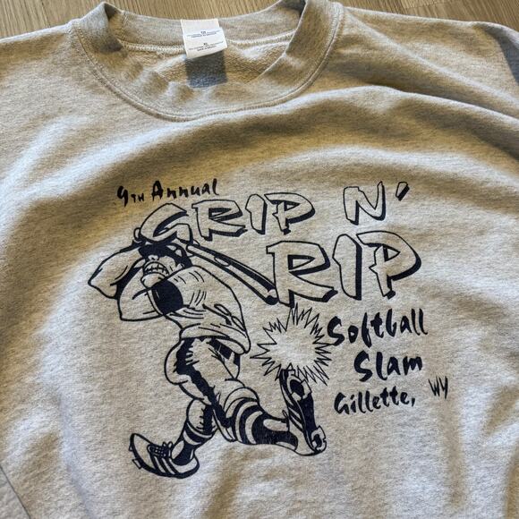 Vintage Grip N' Rip Gillette Wyoming Gray Softball Crewneck Sweatshirt Sz XL VTG - Picture 5 of 5
